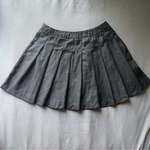 Forever 21 Women’s Pleated Black Skirt